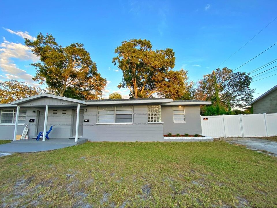 1407 Hamlet Ave, Unit 1409 in Clearwater, FL - Foto de edificio