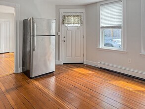 48 Middle St in Newburyport, MA - Building Photo - Building Photo