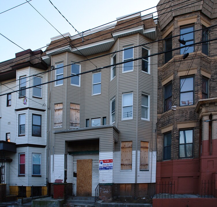 141 Wilkinson Ave in Jersey City, NJ - Foto de edificio