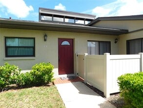 40 Dale Pl in Oldsmar, FL - Building Photo - Building Photo