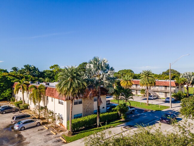 Sand Castle Condos in Margate, FL - Foto de edificio - Building Photo
