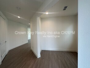 657 Heathridge St in Manteca, CA - Foto de edificio - Building Photo