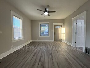 1201 Charleston St in Lincoln, NE - Building Photo - Building Photo