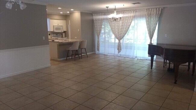 528 SE 13th Ave in Deerfield Beach, FL - Building Photo - Building Photo