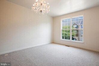 8438 Hallie Rose St in Alexandria, VA - Building Photo - Building Photo