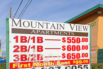 Mountain View Apartments in North Las Vegas, NV - Building Photo - Building Photo