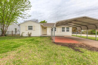 404 S 200th E Ave in Tulsa, OK - Building Photo - Building Photo