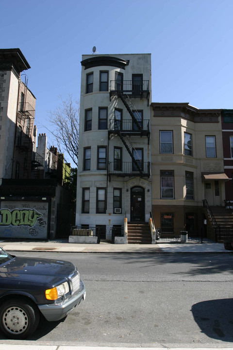 436 Macdonough St in Brooklyn, NY - Building Photo