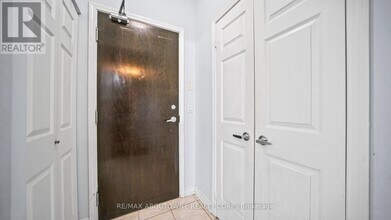 388 Prince of Wales Dr in Mississauga, ON - Building Photo - Building Photo