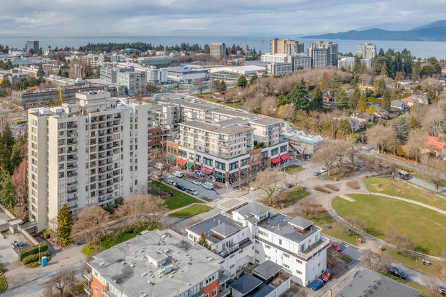 University Market Place in Vancouver, BC - Building Photo - Building Photo