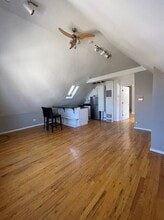 2321 W Belmont Ave, Unit 3F in Chicago, IL - Building Photo - Building Photo