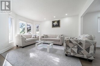 27 Beaverhall Rd in Brampton, ON - Building Photo - Building Photo