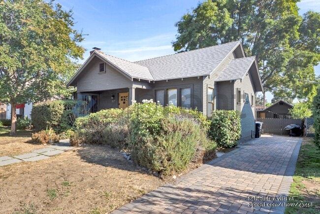 824 Patterson Ave in Glendale, CA - Building Photo - Building Photo