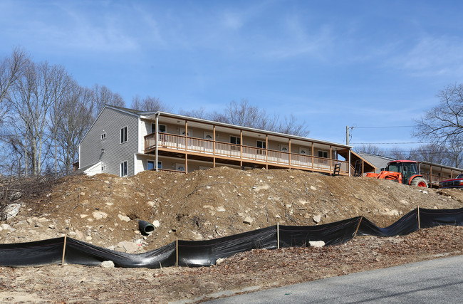 36 Platoz Dr in Uncasville, CT - Building Photo - Building Photo