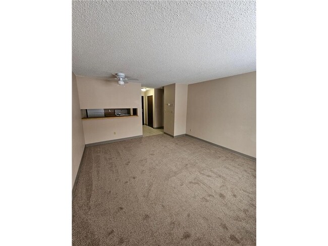 1757 4th Ave in Windom, MN - Building Photo - Building Photo