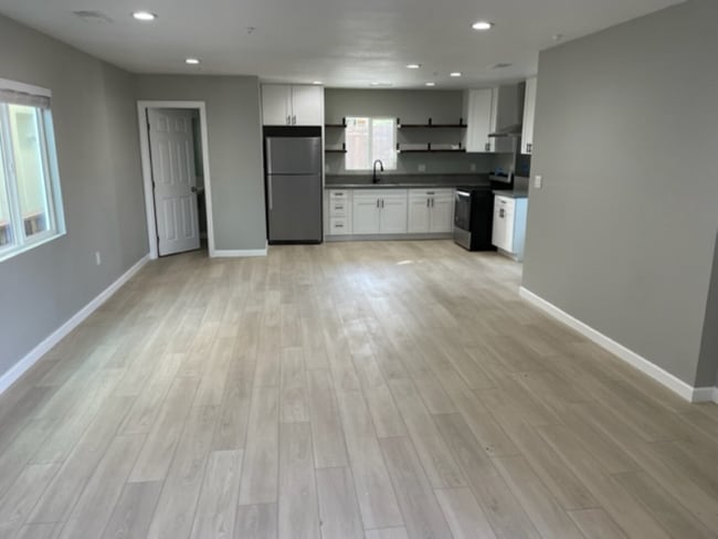3055 Martin Ave in San Diego, CA - Building Photo - Building Photo