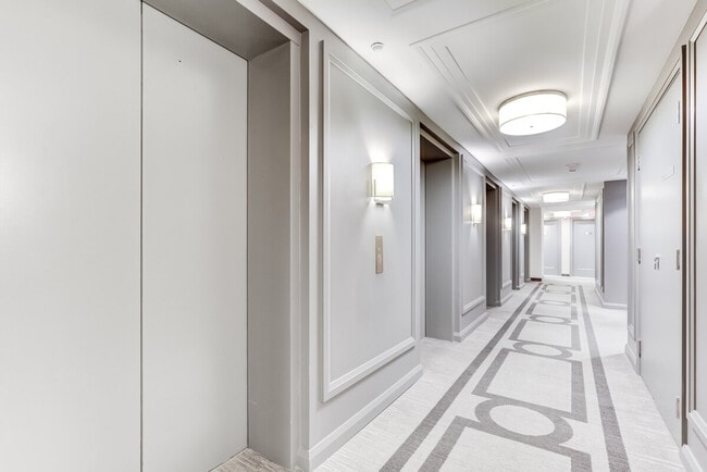 116 Yorkville Ave, Unit SI ID1494686P in Toronto, ON - Building Photo - Building Photo