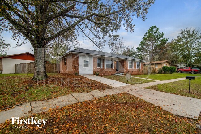 8704 Country Creek Blvd in Jacksonville, FL - Building Photo - Building Photo