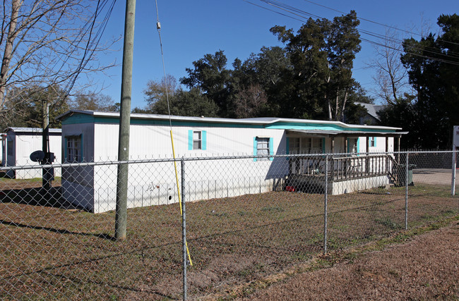 904 W Detroit Blvd in Pensacola, FL - Building Photo - Building Photo