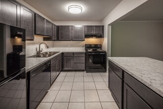 Harbour Pointe in Indianapolis, IN - Building Photo - Building Photo