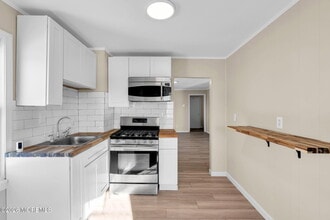 94 Maplewood Ave in Keansburg, NJ - Building Photo - Building Photo