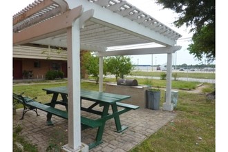 Gulf Gate Manor in Houston, TX - Building Photo - Building Photo