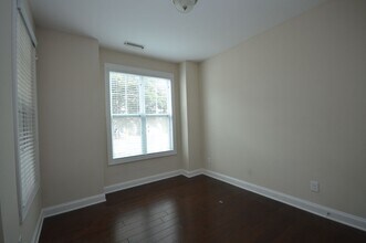 542 Finnbar Dr in Cary, NC - Foto de edificio - Building Photo