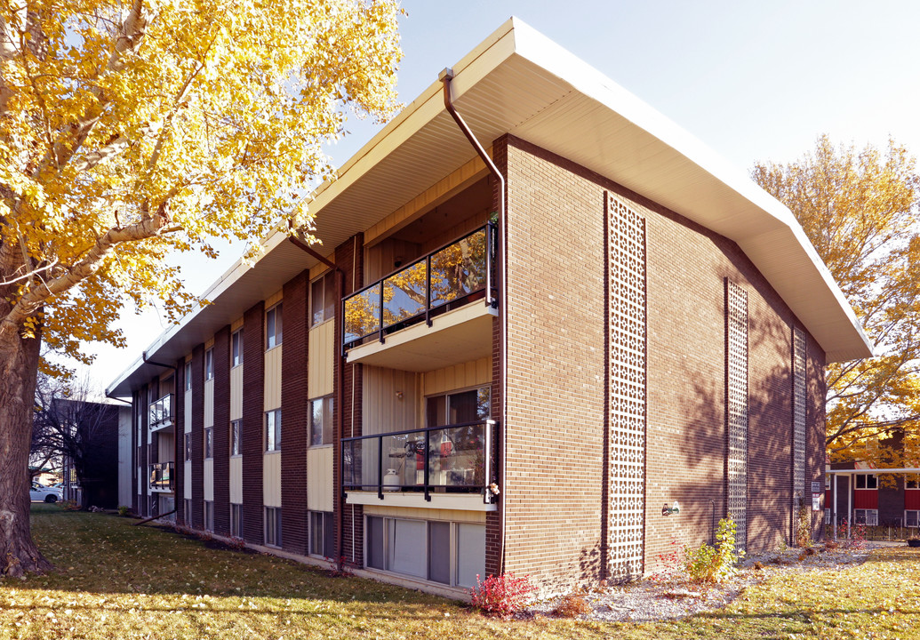 Eastview Apartments in Edmonton, AB - Building Photo