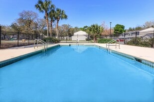 Jasmine in Jacksonville, FL - Building Photo