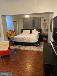 5023 Wayne Ave photo'