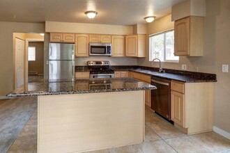 2822 SW Genesee St in Seattle, WA - Building Photo - Building Photo
