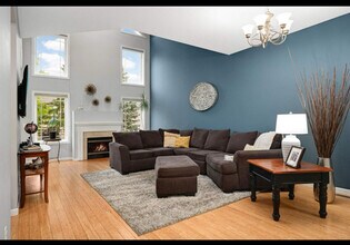 6715 158th St W in Apple Valley, MN - Building Photo - Building Photo