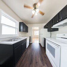 2100 61st St in Des Moines, IA - Building Photo - Building Photo