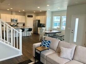 6656 Argonne St in Denver, CO - Building Photo