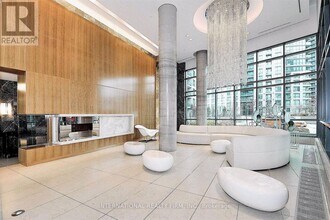 215 Fort York Blvd in Toronto, ON - Building Photo - Building Photo