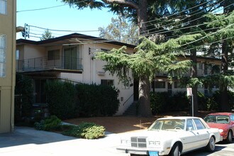 145 Monte Cresta Ave in Oakland, CA - Foto de edificio - Building Photo