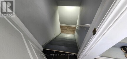 60 Divinity Cir in Brampton, ON - Building Photo - Building Photo
