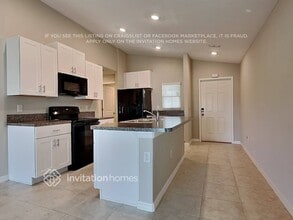 7114 Paradise Island Ct in Sun City Center, FL - Foto de edificio - Building Photo