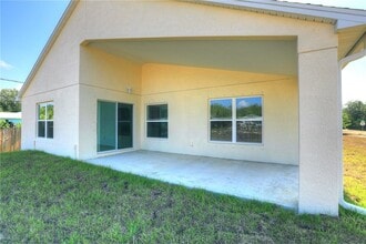 8415 99th Ct in Vero Beach, FL - Foto de edificio - Building Photo