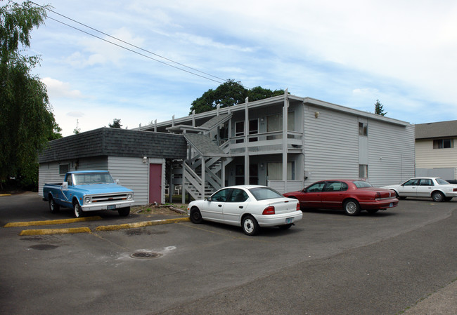 Bramble Court Apartments in Salem, OR - Building Photo - Building Photo