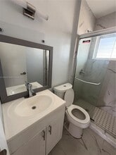 401 NW 43rd Ct in Oakland Park, FL - Building Photo - Building Photo