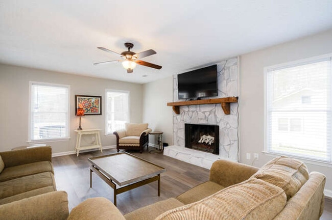 1060 Washington Ave, Unit SI ID1289333P in Woodstock, GA - Building Photo - Building Photo