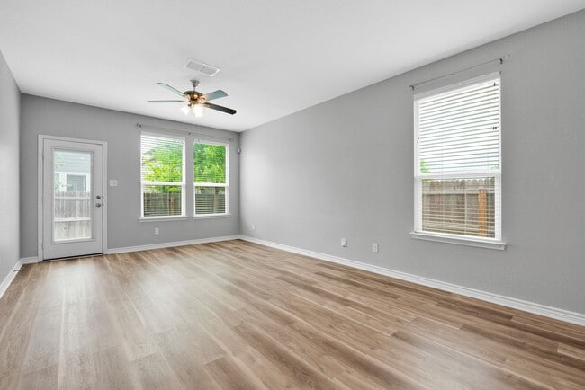 8326 Cactus Wren Hl in San Antonio, TX - Building Photo - Building Photo