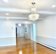 418 S Marginal Rd in Jericho, NY - Building Photo - Building Photo