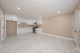 12541 Fletcher Dr in Garden Grove, CA - Building Photo