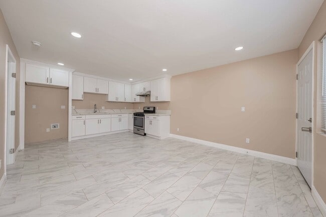 12541 Fletcher Dr