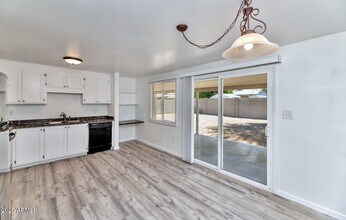 13635 N 37th Pl in Phoenix, AZ - Building Photo - Building Photo