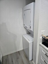 9229 Village Glen Dr in San Diego, CA - Building Photo - Building Photo