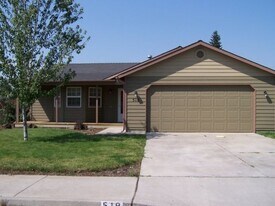 518 SW Forest Grove Dr in Bend, OR - Building Photo