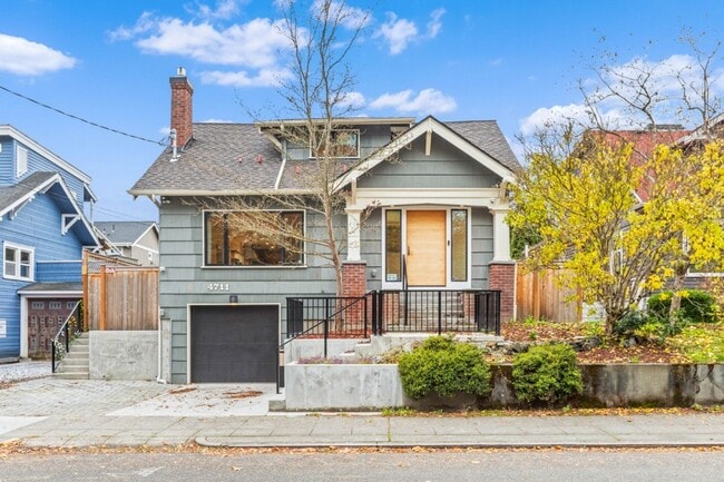 property at 4711 Meridian Ave N